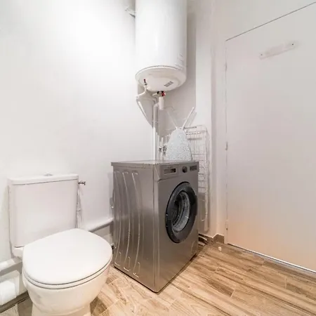 With Semi-open Bedroom Near Part-dieu & Tram Appartement