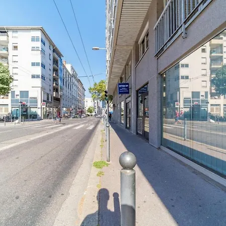 With Semi-open Bedroom Near Part-dieu & Tram Lyon