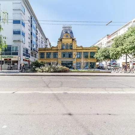With Semi-open Bedroom Near Part-dieu & Tram *