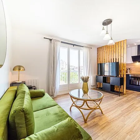With Semi-open Bedroom Near Part-dieu & Tram Appartement *
