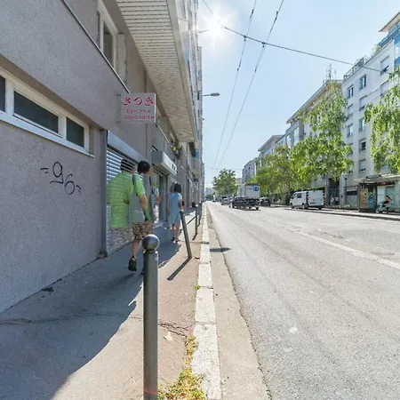 Daire With Semi-open Bedroom Near Part-dieu & Tram